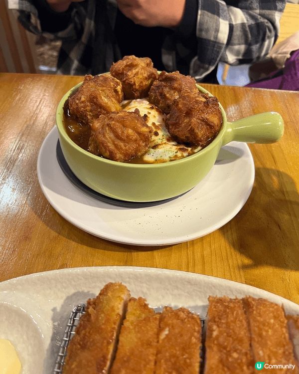 燒咖哩芝士唐揚炸雞飯，炸雞好好味，勁大粒，有驚喜，炸豬扒好普...