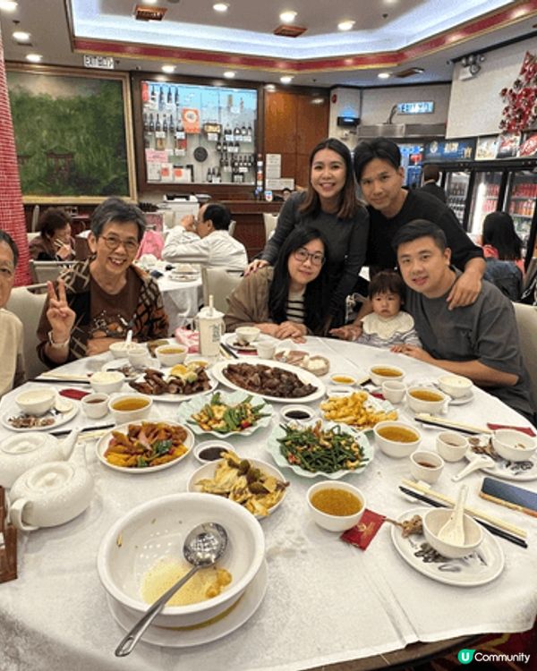 香港傳統美食雞蛋仔，美味燒鵝餐，香甜粟米最緊要一家齊齊整整