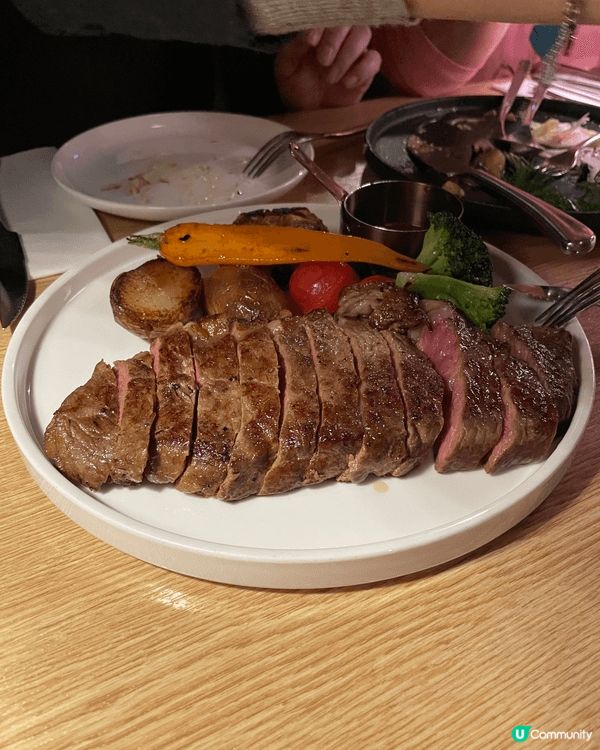 朋友生日慶祝，當然要去間有質素的餐廳。 這間在中環的 Moj...