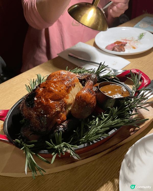 朋友生日慶祝，當然要去間有質素的餐廳。 這間在中環的 Moj...