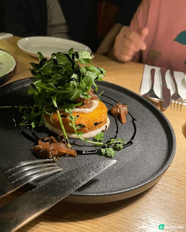 朋友生日慶祝，當然要去間有質素的餐廳。 這間在中環的 Moj...