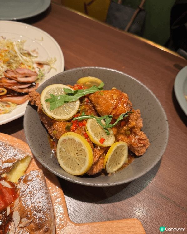 我推薦嘅係Pizza Maru，餐廳環境舒適衛生，另外菜式口...