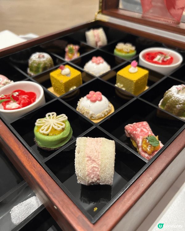 合和酒店大堂餐廳環境闊落，服務員細心殷勤，下午茶精緻好味，仲...