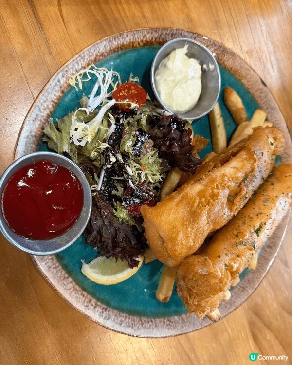 上堂為西式Cafe的食物，包括薯條，炸魚柳很好味，牛角包有不...