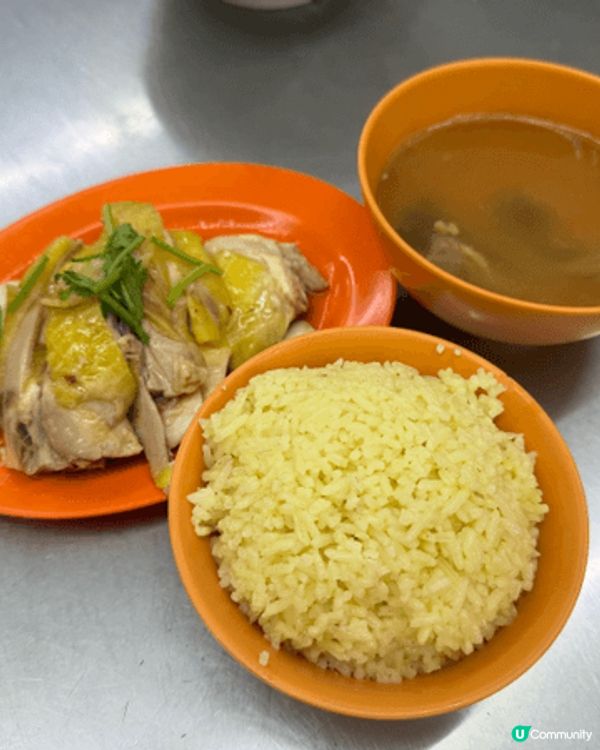 吉隆坡華陽的菠蘿油好好吃，茄喱腸粉好特別，雞脾飯都好好味，咖...