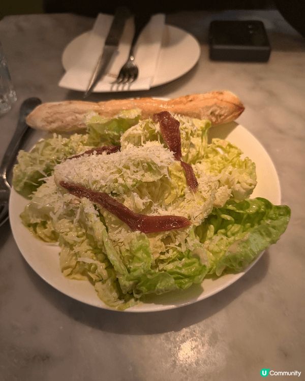 Pizza係用餐廳石火爐烤，皮烤得剛好