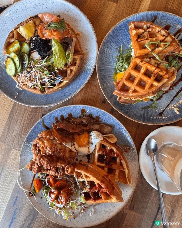 波蘭華沙 Waffle Bar 主打現烤比利時鬆餅，外脆內軟...