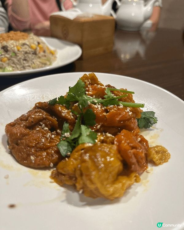 很出色的素菜，炒飯冇很輸，生炒骨很香脆！