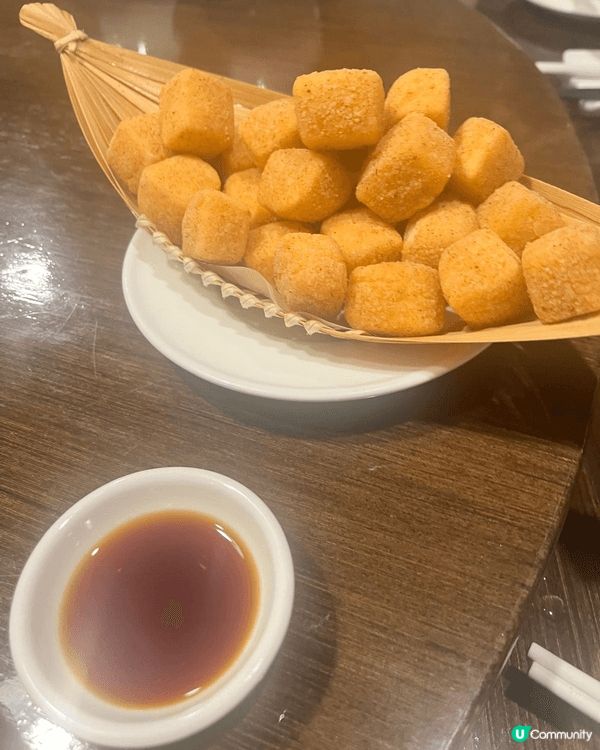 很出色的素菜，炒飯冇很輸，生炒骨很香脆！