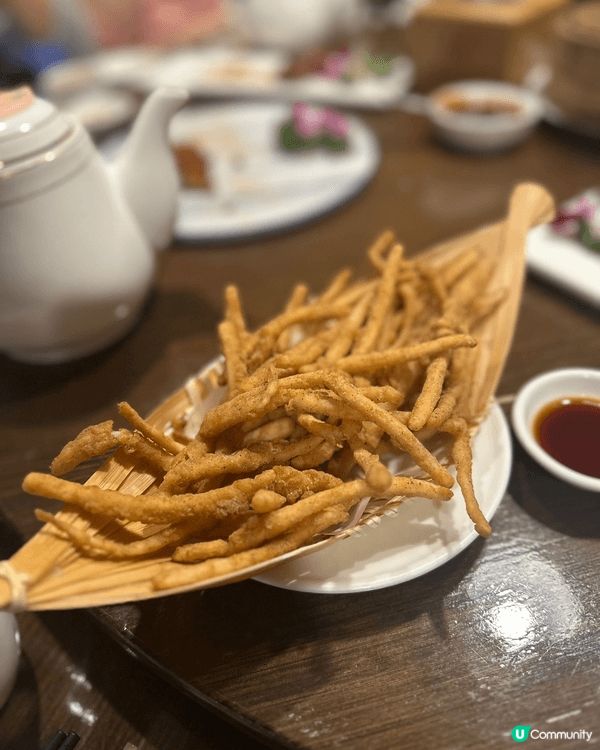 很出色的素菜，炒飯冇很輸，生炒骨很香脆！