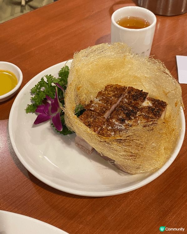 地點喺土瓜灣，價錢親民，糖絲牛腩仔，皮脆肉皮脆肉嫩，打卡又好...