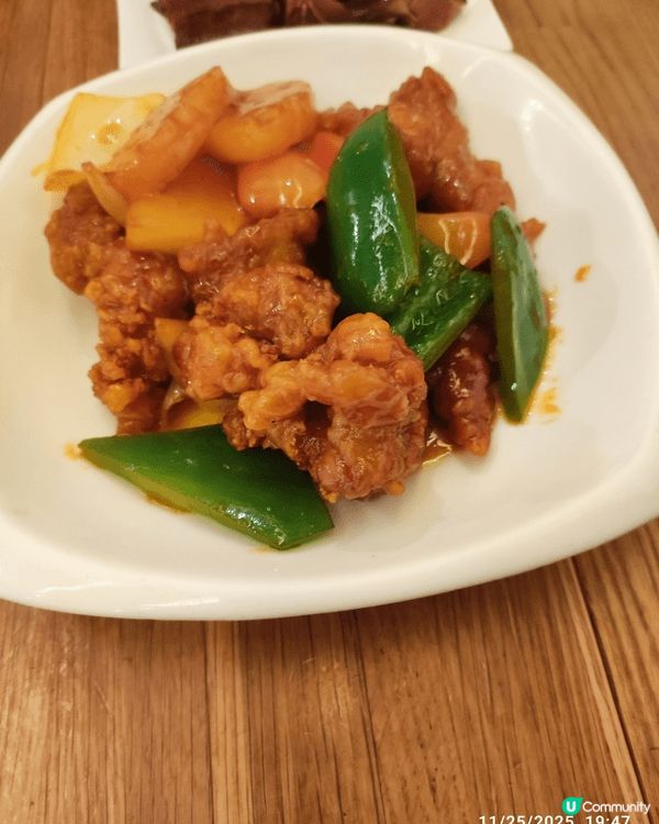 蘿蔔絲酥餅, 小籠包, 炒飯...等等, 都是在餐廳內食, ...