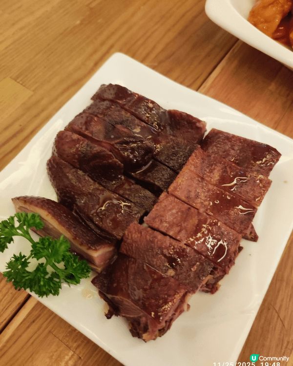 蘿蔔絲酥餅, 小籠包, 炒飯...等等, 都是在餐廳內食, ...