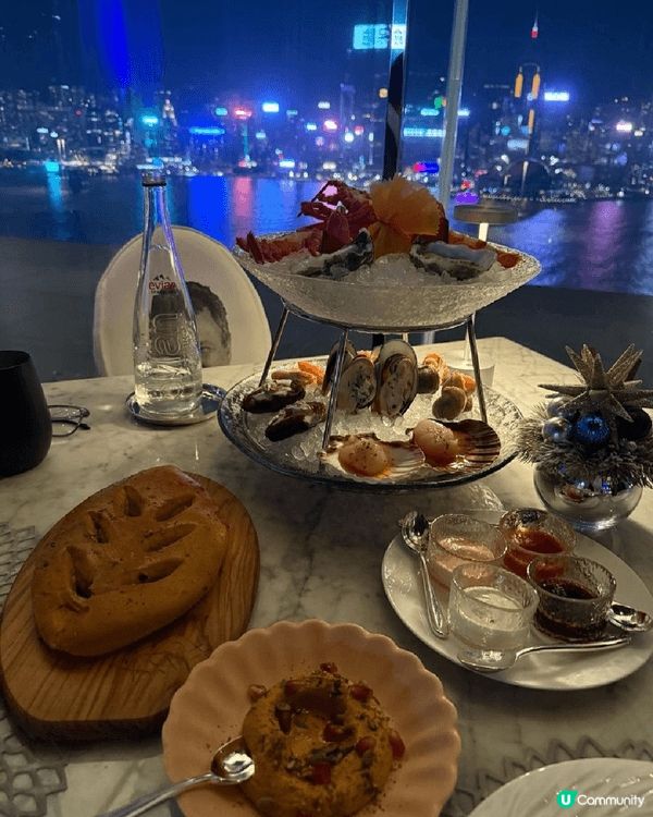 推介北京樓的填鴨，外酥內嫩。Hotel Icon的下午茶，主...