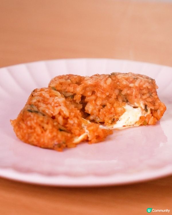 759斷貨芝士辣炒雞飯糰 $9/件好抵食!超拉絲效果