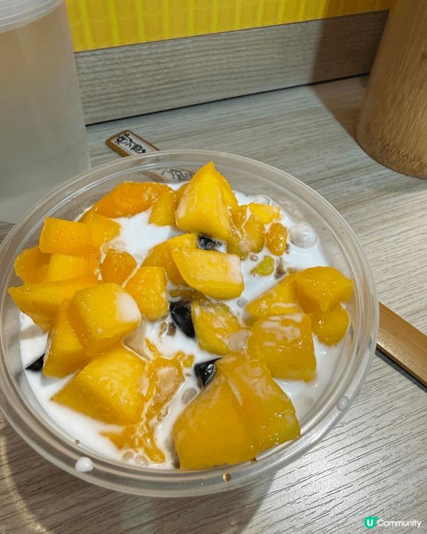 推介荔枝角大街小館，呢間甜品店非常真材實料，原個燉椰皇系列滋...