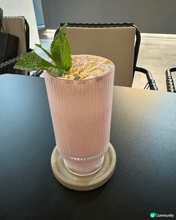 放假同老best去食嘢，依間coffee shop裝修好靚❤...