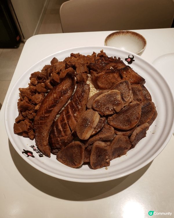 位於佐敦的牛舌食堂，專注於燒烤牛舌，如果食set做lunch...