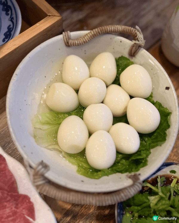 去蘇州體驗左一次蘇式火鍋，我地搵左間火鍋店，可以係護城河邊一...
