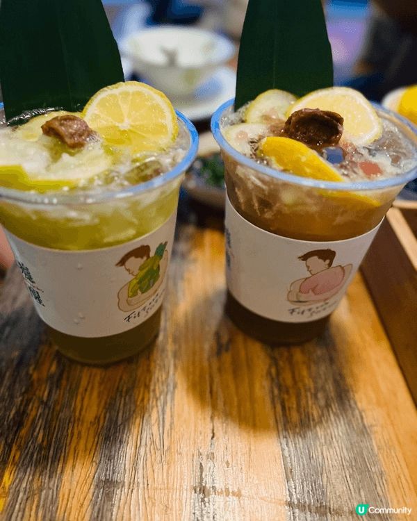 去蘇州體驗左一次蘇式火鍋，我地搵左間火鍋店，可以係護城河邊一...