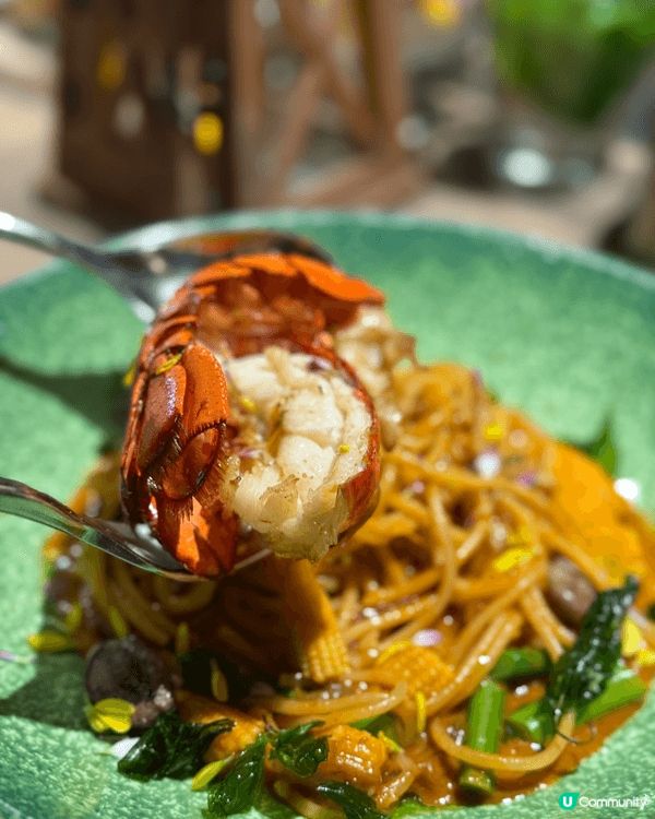 尖沙咀人氣峇里海灘風餐廳，仲有維港美景！