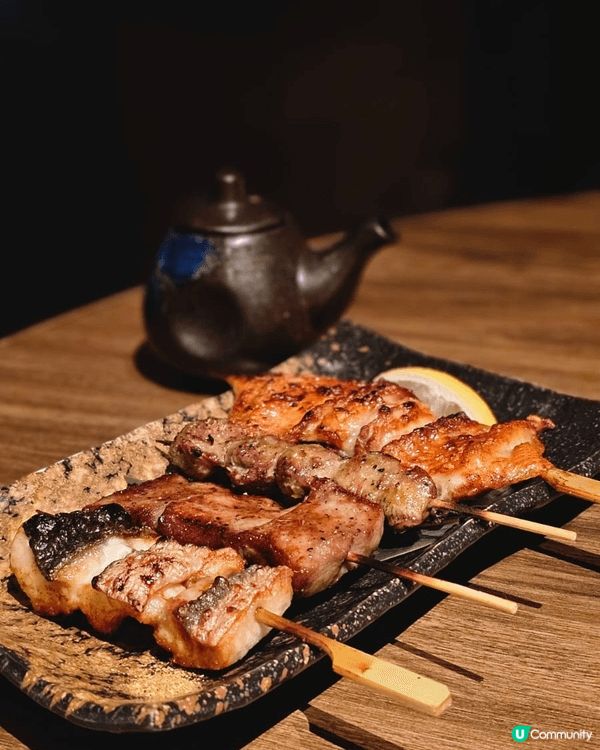 串燒很有炭火味道、薄切泰式辣汁煙三文魚 推介 很開胃