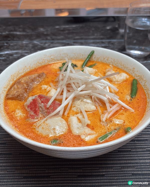 麻花脆脆幾好食。寬烏東幾彈牙。Landmark cafe 喇...
