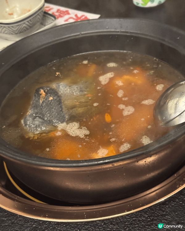斗滾可以一次過食晒三式，第一式雞煲，第二式蒸氣海鮮，第三式飲...