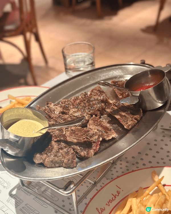 La vache慶祝生日首選！任食嘅沙律🥗、薯條🍟、餐包🥖，...