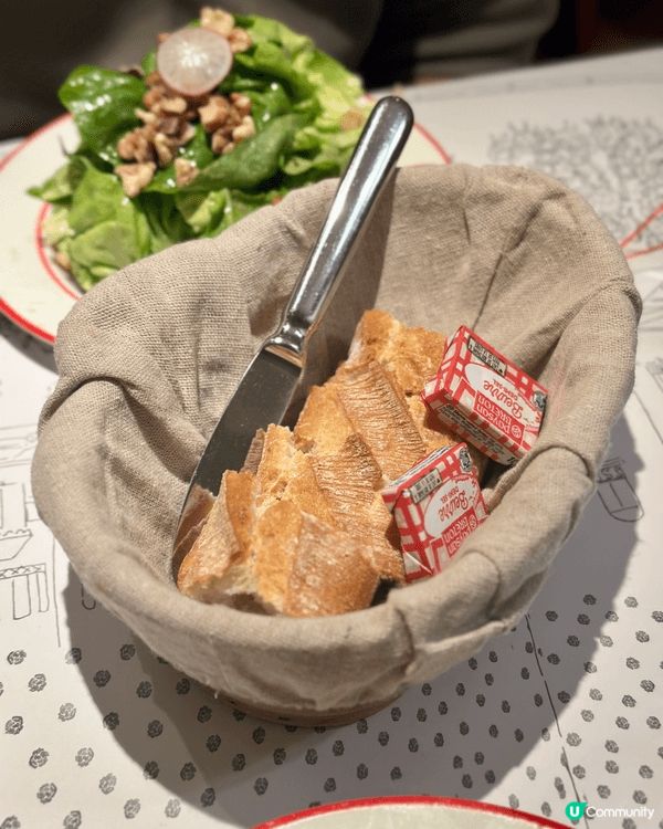 La vache慶祝生日首選！任食嘅沙律🥗、薯條🍟、餐包🥖，...