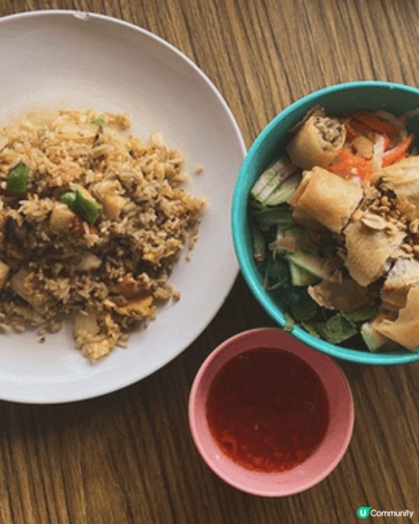 熟食中心先可以了解到一個地方最地道嘅飲食文化，食完搞到我都好...