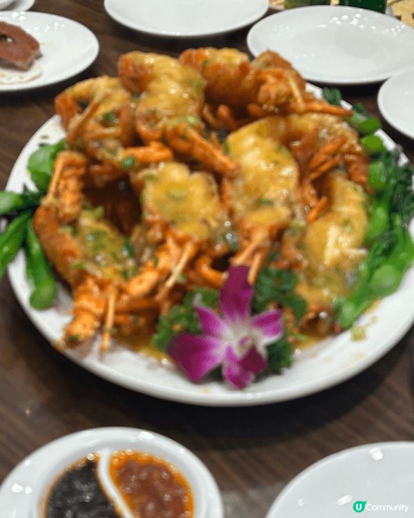 海鮮同牛扒lover最愛放假去食好西。鮮甜爽滑既蝦肉同醉飽魚...