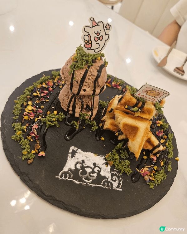 餐廳員工有禮貌，食物精緻而且好味，份量亦好足夠，最鐘意佢地嘅...