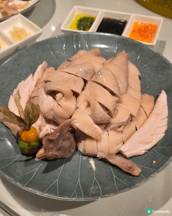 我推介畀大家嘅係喺戲曲中心地下遊園,遊園係非常有特色嘅餐廳,...