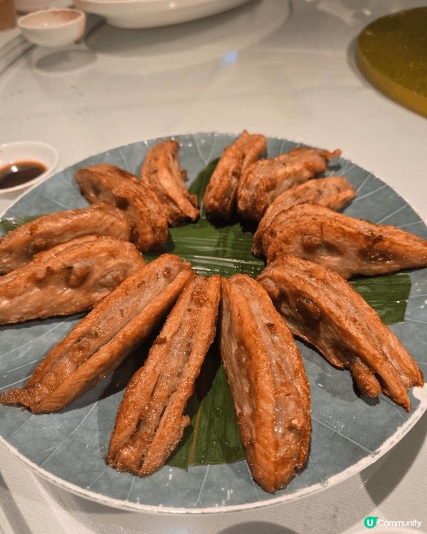 我推介畀大家嘅係喺戲曲中心地下遊園,遊園係非常有特色嘅餐廳,...