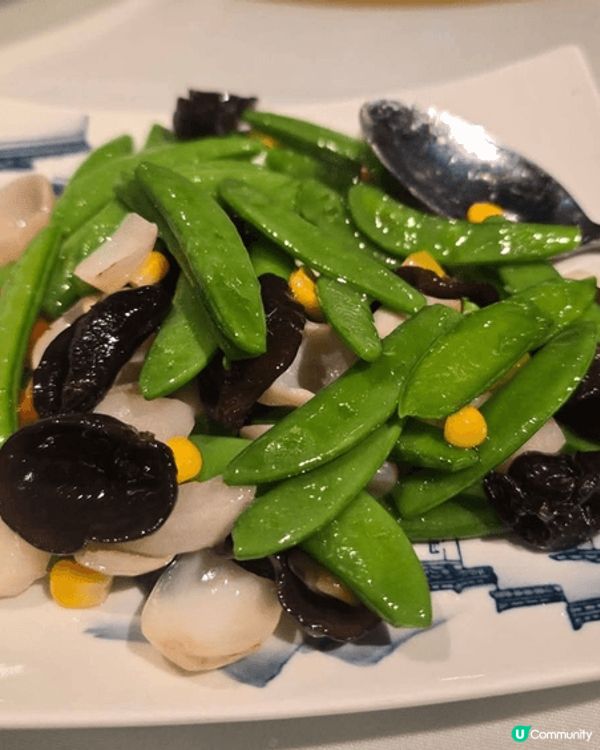 我推介畀大家嘅係喺戲曲中心地下遊園,遊園係非常有特色嘅餐廳,...