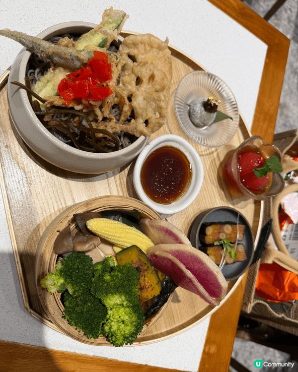 素年（太古） 很少吃素食的人也可嘗試，夏威夷蓋飯雖然全是素食...