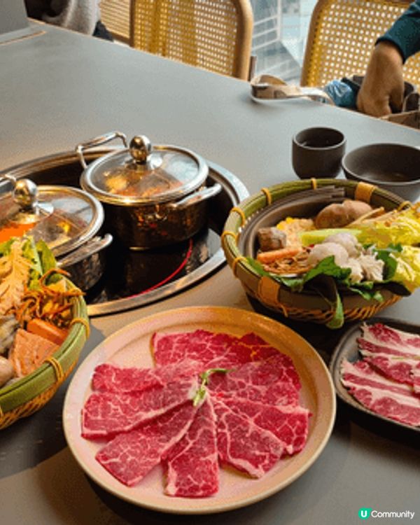 在上環的方叔叔火煱，中午有一人煱套餐，可以book位，CP值...