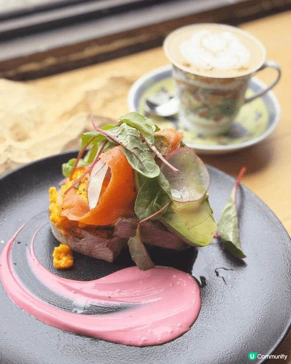 呢間餐廳環境非常好，坐得又舒服，甜品賣相相當精緻，打卡一流，...