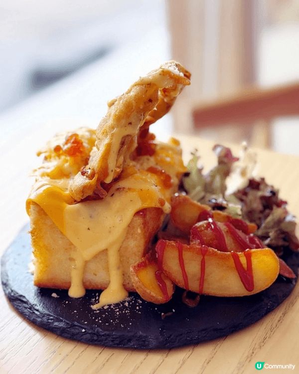 呢間餐廳環境非常好，坐得又舒服，甜品賣相相當精緻，打卡一流，...