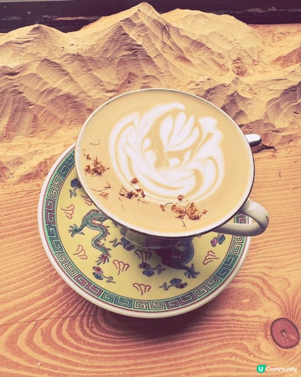 呢間餐廳環境非常好，坐得又舒服，甜品賣相相當精緻，打卡一流，...