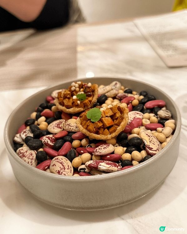 大館對面的素菜fine dinning. 食物水準高，食材特...