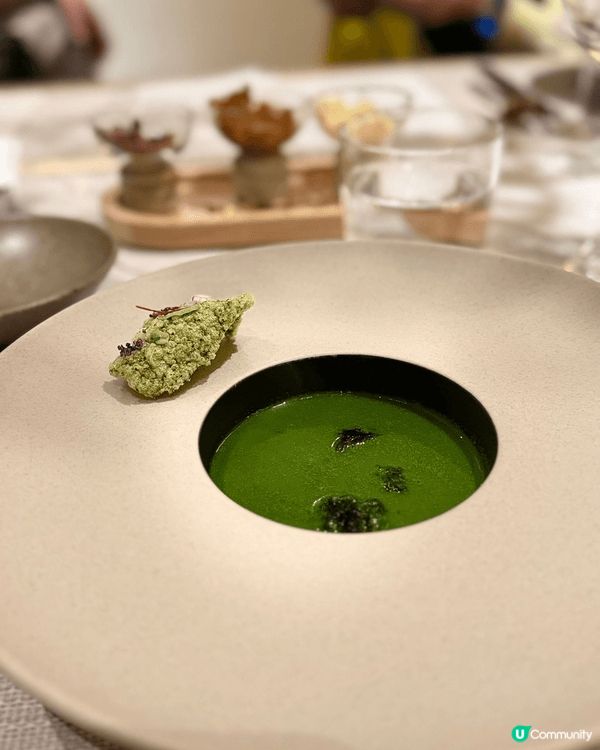 大館對面的素菜fine dinning. 食物水準高，食材特...