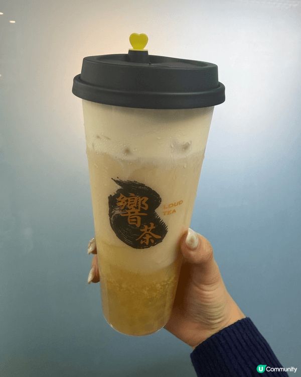 第一張喺響茶嘅飲品。我非常推薦響茶嘅清茶加芝士奶蓋，好好飲，...