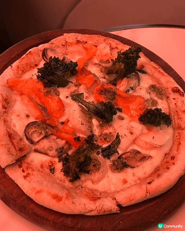 呢間cafe係以月球為主題，環境舒適，適合同朋友聚會，有西式...