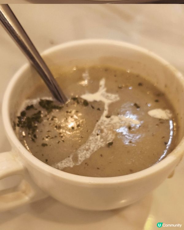太子紅橋餐廳，舖頭細細，食客不斷進出，座位常滿，這樣就知道食...