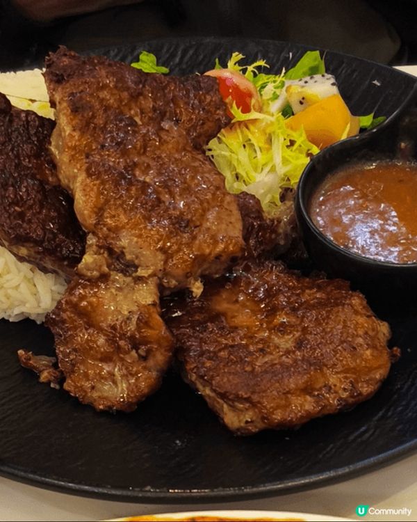 太子紅橋餐廳，舖頭細細，食客不斷進出，座位常滿，這樣就知道食...