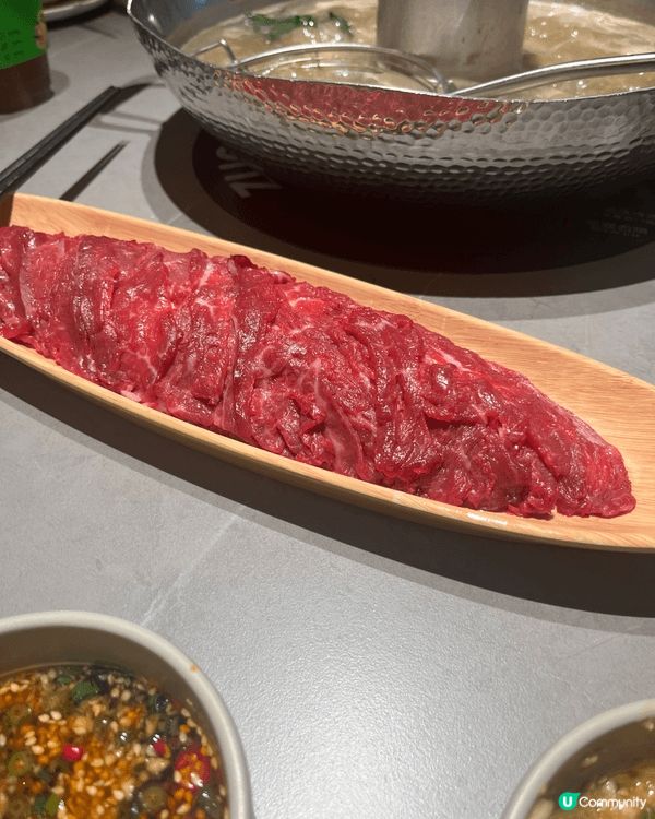 係上海既大邊爐店 左庭右院 150都唔使 飽肚走 d牛仲要好...