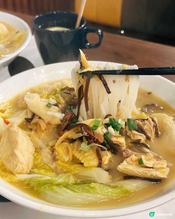 灣仔QRE Plaza好多嘢食,呢間米線晏晝超多人幫襯