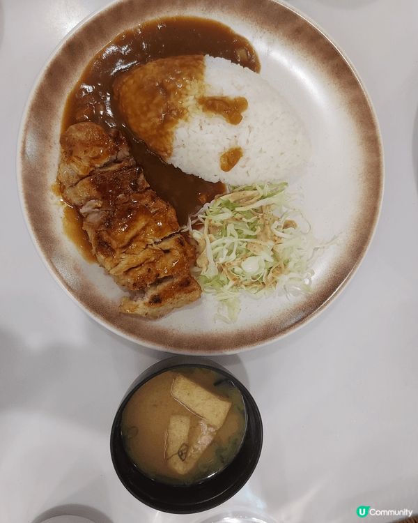 宏，一間位於尖沙咀的日式餐廳， 地方寛敝，餐廳設計簡約，環境...